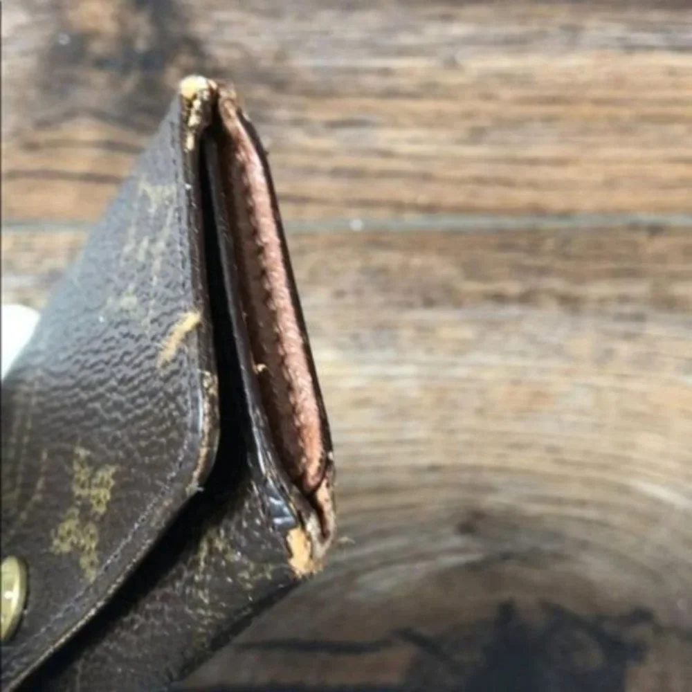 Louis Vuitton Monogram Key Holder/Wallet #375💥PRICE DROP💥